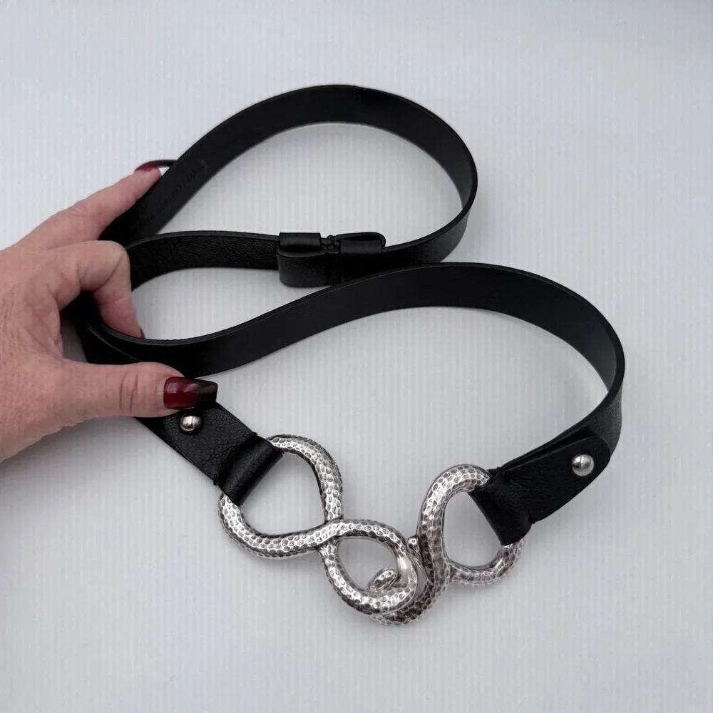 Chico's Black Leather Statement‎ Belt Hammered Silver Adjustable M/L